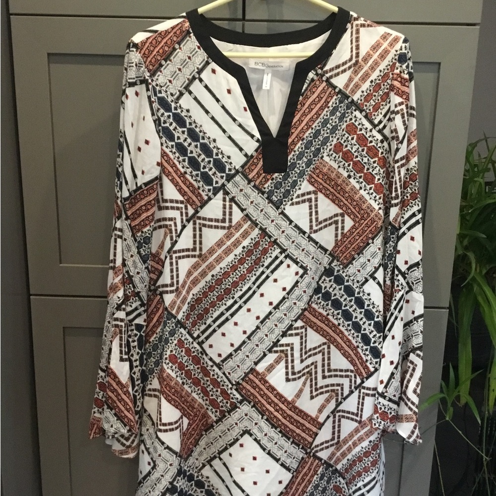 BCBGeneration lined tunic top in medium.